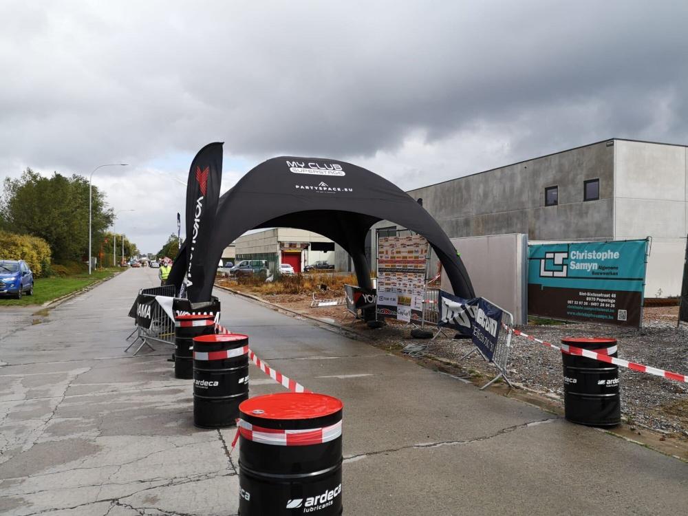 Opblaasbare tent Globe - 6x6m Zwart frame - Bedrukt dakzeil