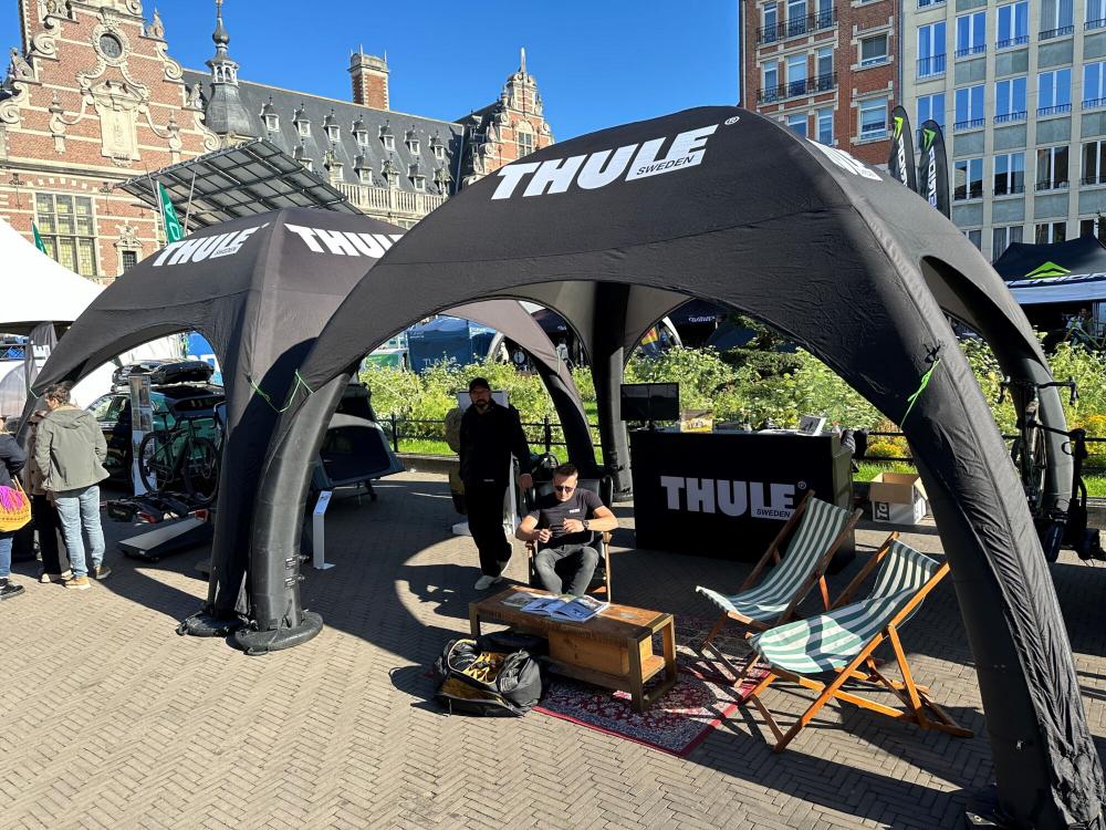 Opblaasbare tent Globe - 5x5m Zwart frame - Bedrukt dakzeil