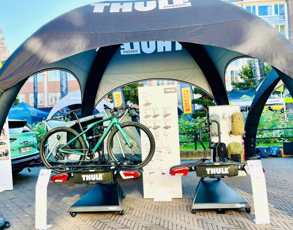 Opblaasbare tent Globe - 5x5m Zwart frame - Bedrukt dakzeil