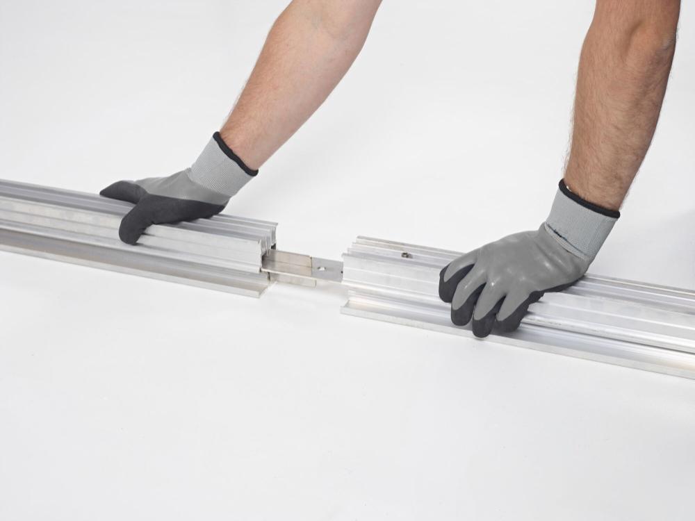 Connexion pour poutres de support pour plancher cassette
