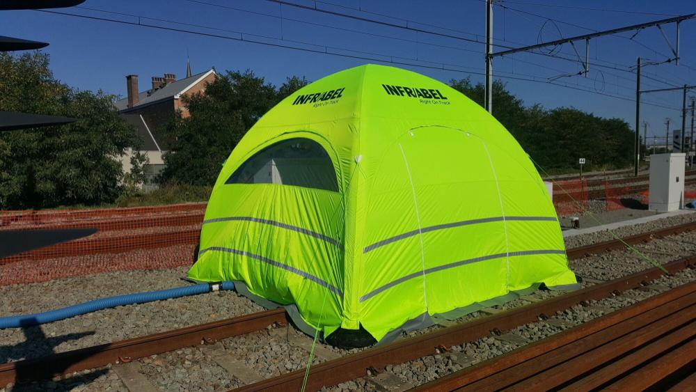 Tente gonflable Globe - 4x4m Structure noir - Toit imprimé