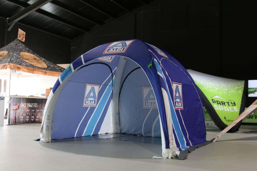 Tente gonflable Globe - 3x3m Structure noir - Toit imprimé