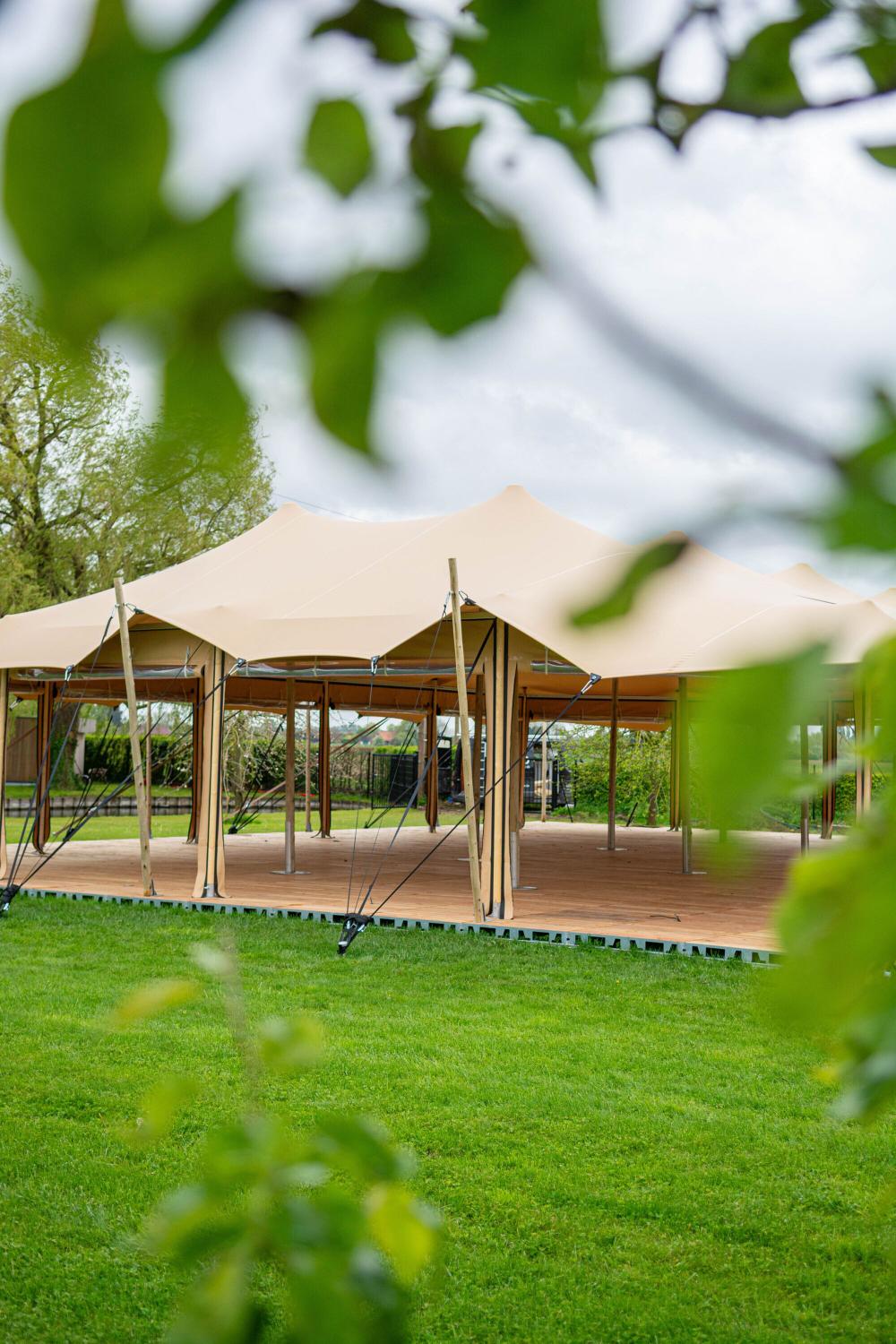 Montierter Kassettenboden mit Klicksystem und Dämpfung - 1 x 2,5 m - Kiefernholz
