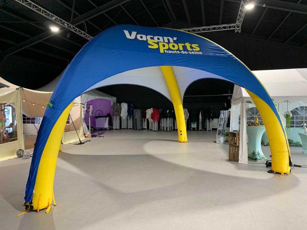 Opblaasbare tent Globe - 6x6m Zwart frame - Bedrukt dakzeil