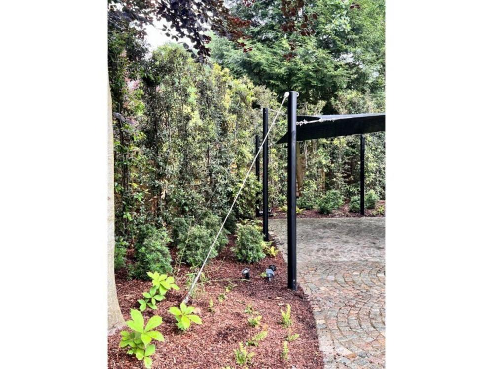 Aluminiumpfahl luxe mit Bodenplatte 90° und Verankerungszubehör - 245 cm Schwarz