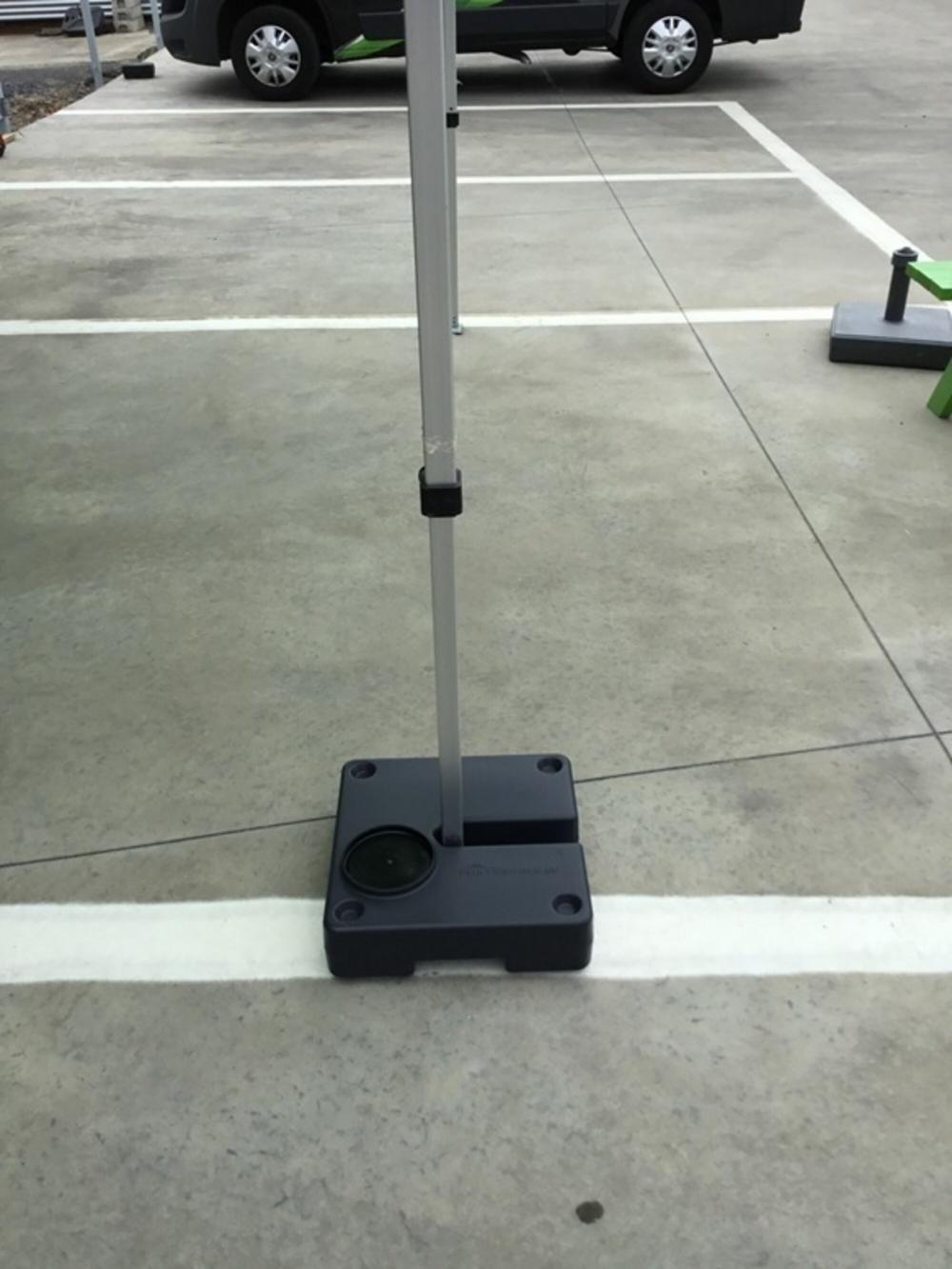 Mit Beton gefülltes Gewicht aus Plastik - 30 kg