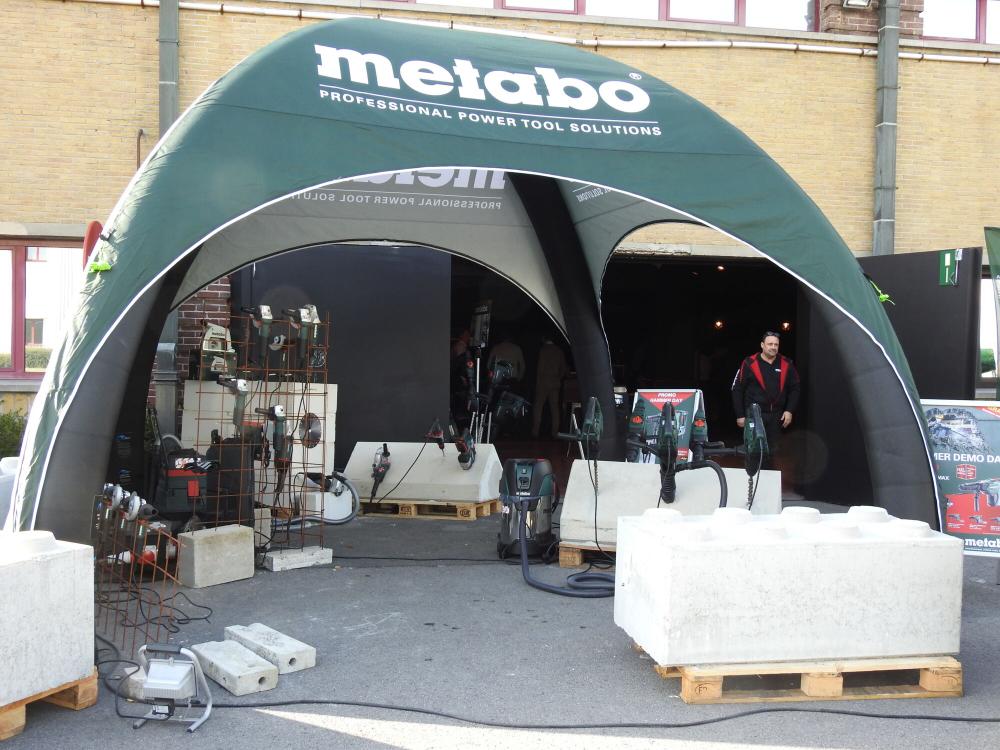 Tente gonflable Globe - 4x4m Structure noir - Toit imprimé
